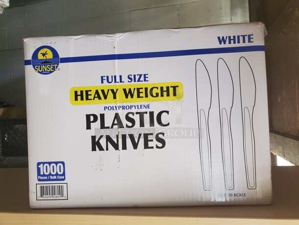 Plastic knives box - Image 1 of 2