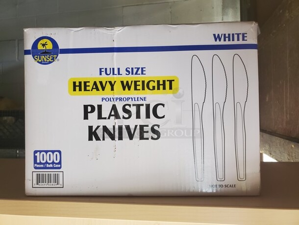 Plastic knives box - Image 2 of 2