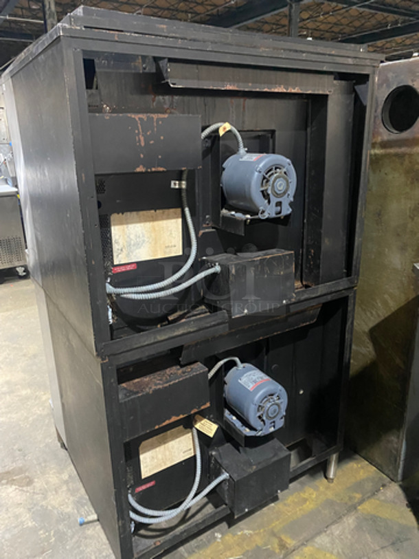 RARE FIND! Blodgett MARK V Commercial Double Deck Electric Powered Convection Oven! With View Through Doors! With Metal Oven Racks! Stainless Steel! On Legs! 2x Your Bid Makes One Unit! Model: Mark V 3 Phase - Image 4 of 9