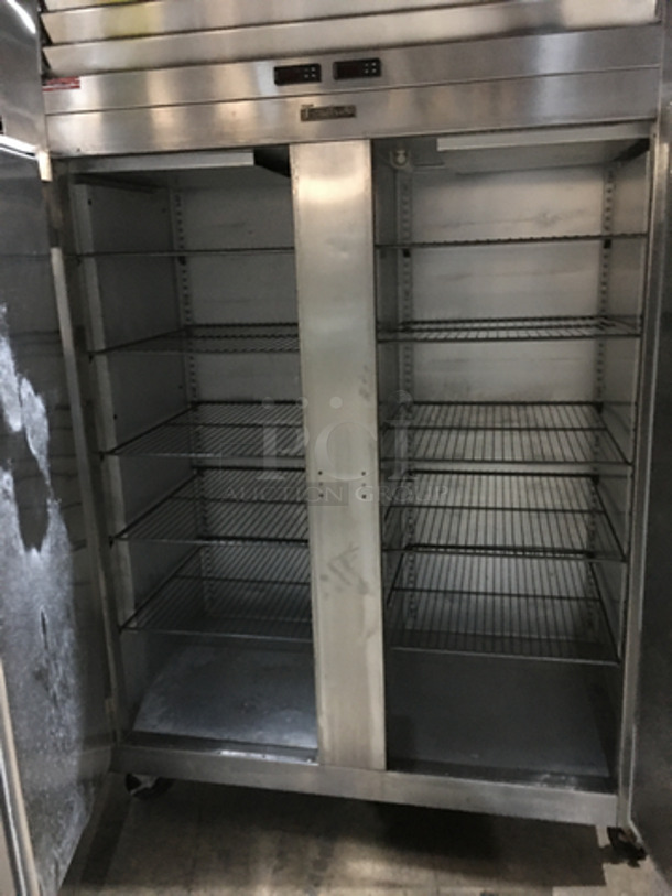 WOW! Traulsen 2 Door Half Cooler Half Freezer Combo Unit! All Stainless Steel! On Casters! Model: ADT232WUT-FHS 115V 60HZ 1 Phase - Image 5 of 8