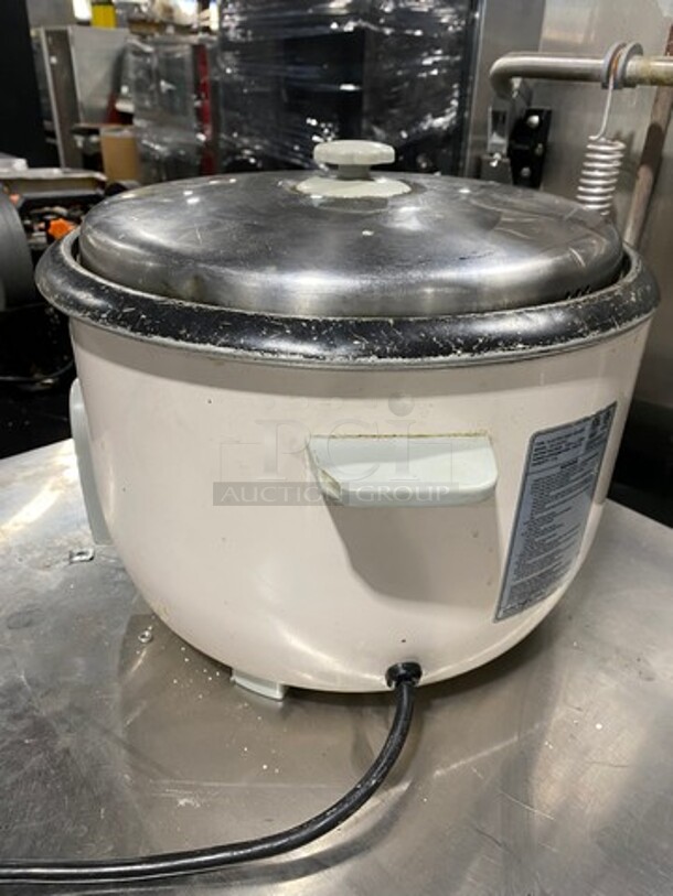 Amko Commercial Countertop Electric Powered Countertop Rice Cooker/ Warmer! WORKING WHEN REMOVED! Model: AK55ERC - Image 2 of 5