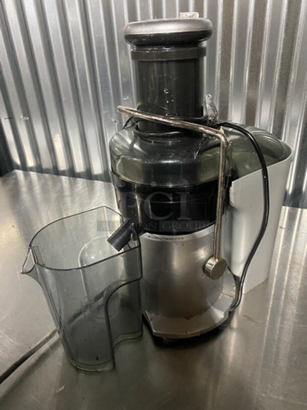 Breville Countertop Juicer! With Juice Jar And Pulp Collector Jar! - Image 4 of 7