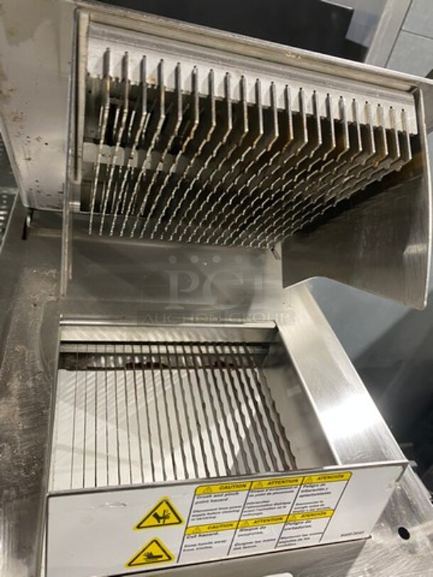 Oliver Commercial Countertop Mini Chip Slicer! Model: 738 SN: 188984 115V 60HZ 1 Phase - Image 5 of 7