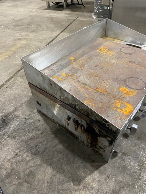 Commercial Countertop Natural Gas Powered Flat Top Griddle! With Back And Side Splashes! All Stainless Steel! - Image 3 of 7