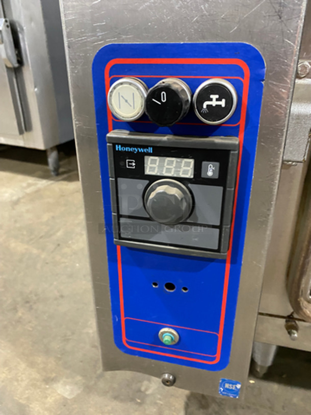 Euroven Commercial Electric Powered Combi Convection Oven! With View Through Door! All Stainless Steel! On Legs! Model: US04UNO2 SN: 04US80009 208/240V 3 Phase - Image 6 of 8