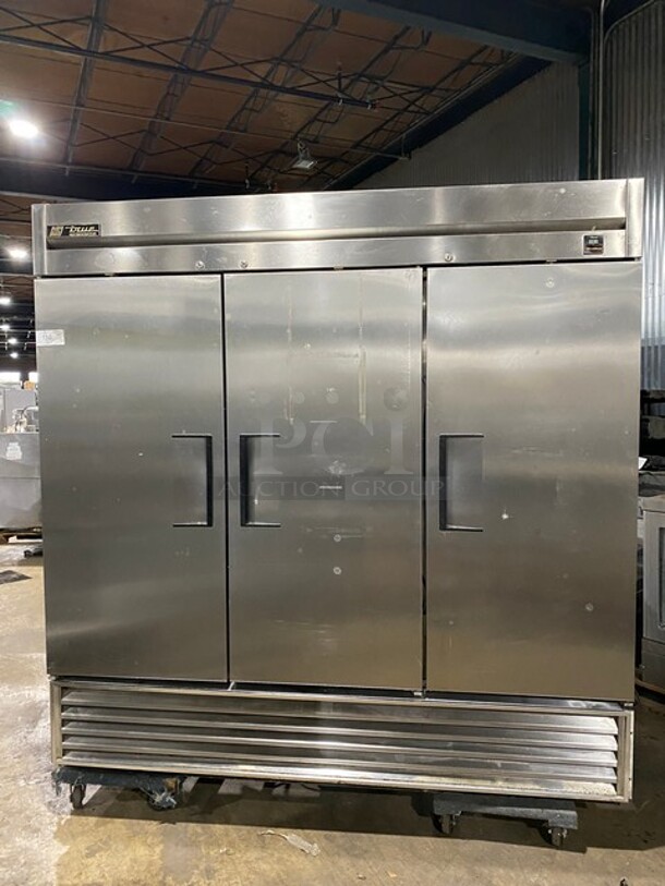 True Commercial 3 Door Reach In Cooler! With Poly Coated Racks! All Stainless Steel! Model: TS72 SN:12884807 115v - Image 5 of 12