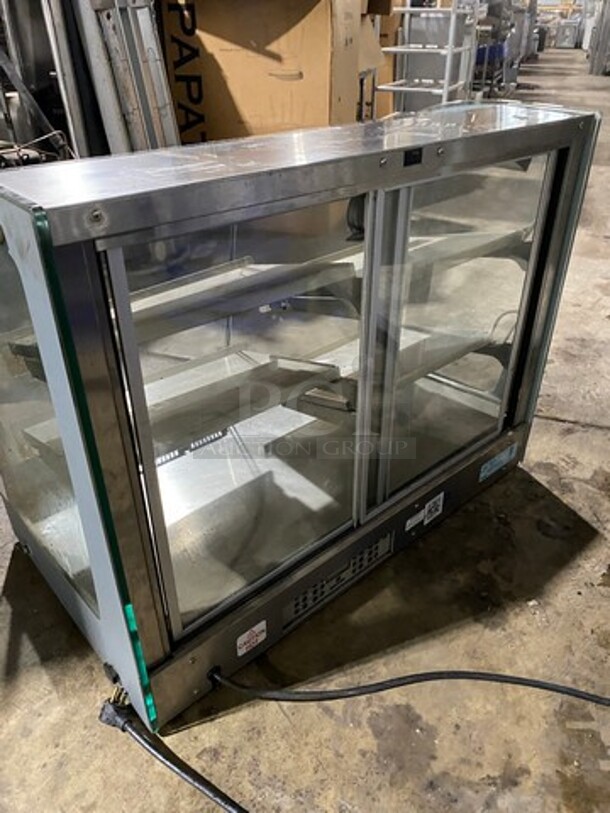Vendo Commercial Countertop Food Warming Display Case! Glass All Around Showcase Style! Rear Access Doors! All Stainless Steel! Model: HFDC00001 SN: 1372164 115V 60HZ 1 Phase - Image 4 of 8