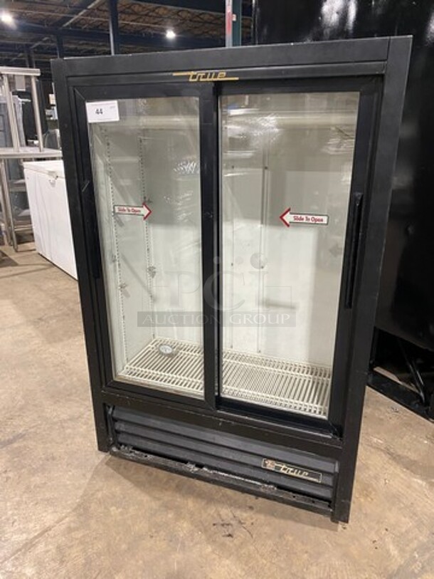 True Commercial 2 Door Reach In Refrigerator Merchandiser! With View Through Sliding Doors! With Poly Coated Racks! Model: GDM33SSL54 SN: 5016979 115V 60HZ 1 Phase