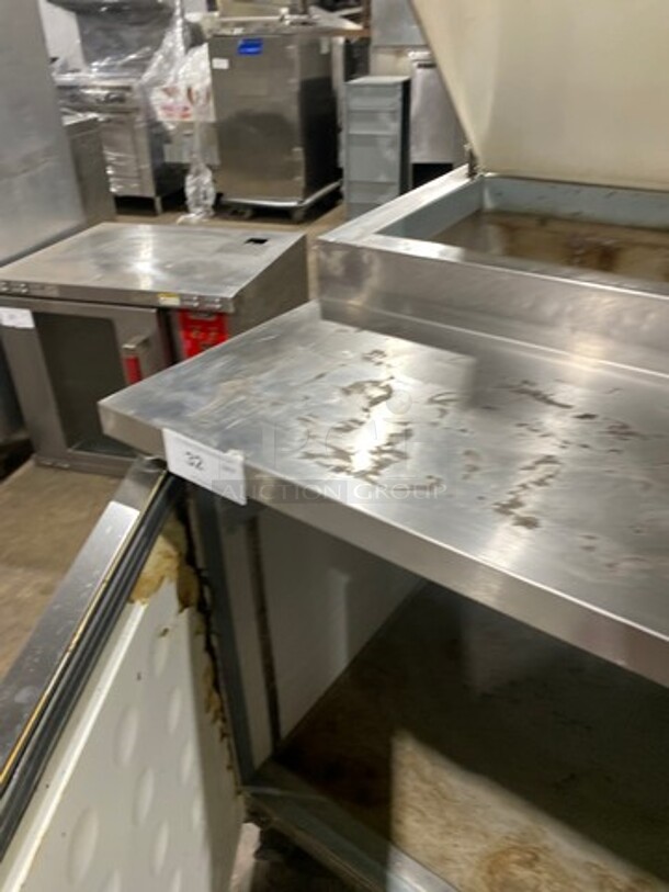 Valpro Commercial Refrigerated Pizza Prep Table! With Single Door Storage Space! All Stainless Steel! On Casters! Model: VPP44 SN: 8004233 115V 60HZ 1 Phase - Image 9 of 11