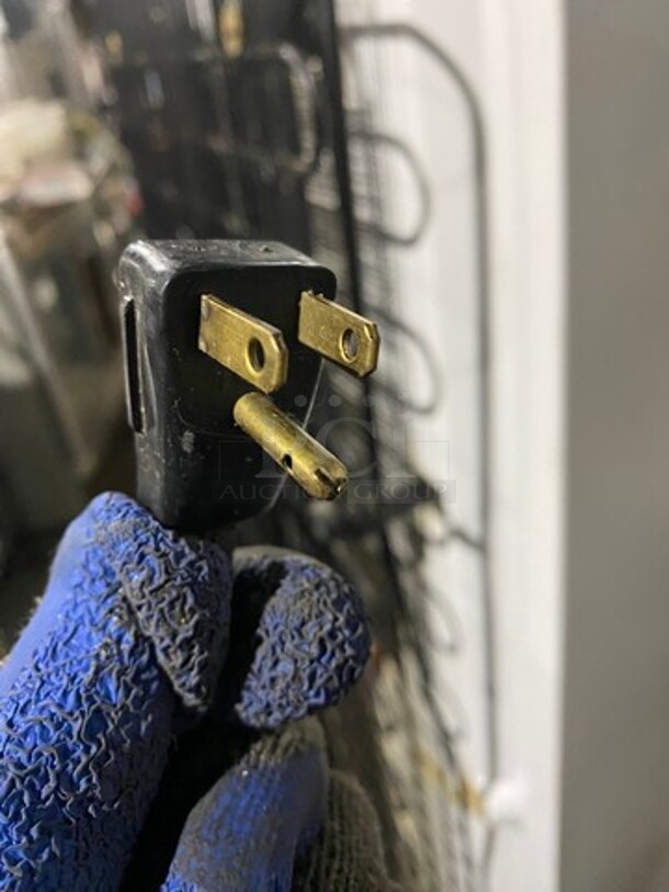 Whirlpool Single Door Freezer! With Racks And Shelves! Model: EEV124F - Image 9 of 11