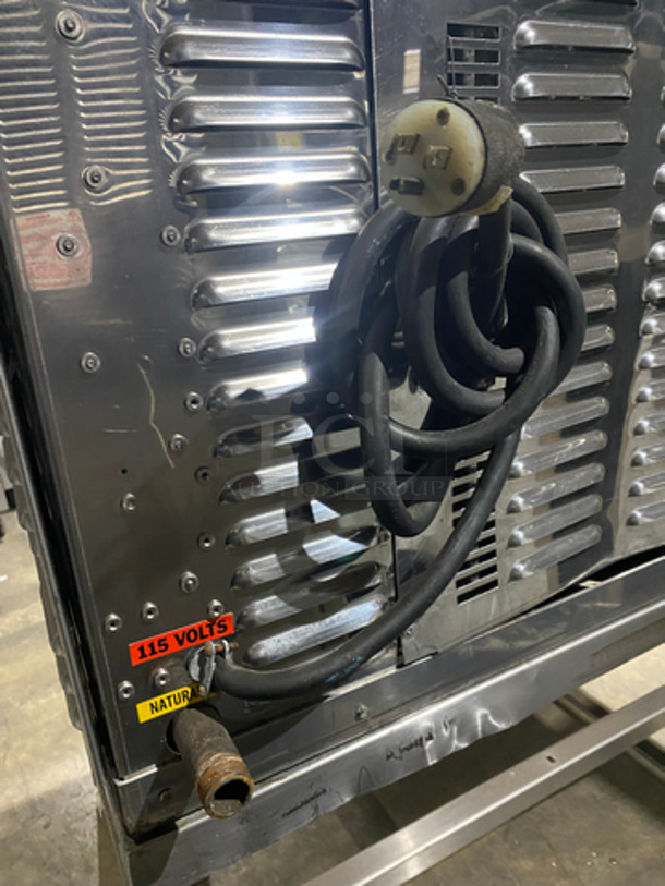 SWEET! Groen Natual Gas Powered Combi Convection Oven! With Metal Oven Racks! With Steam Line! Steam/Cook/Hold! All Stainless Steel! On Legs! Model: CC20G SN: GC7037MS 115V 60HZ - Image 8 of 8