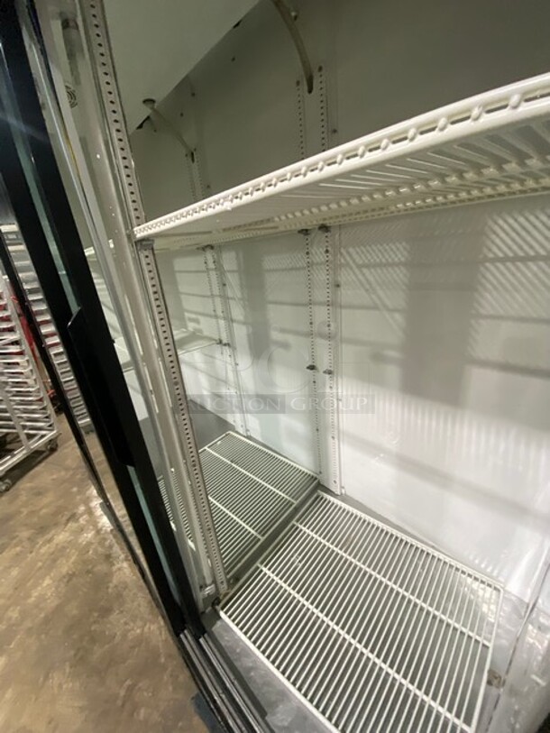 True 3 Sliding Door Cooler Merchandiser! With Poly Coated Racks! Model GDM69 Serial 11920903! 115V 1 Phase! - Image 5 of 8