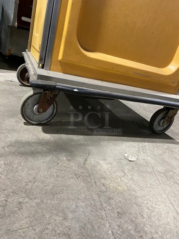 Caddy Commercial Single Door Enclosed Pan Rack! On Casters! Model: TDC24DD! - Image 5 of 7