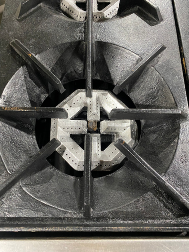 Sunfire Commercial Natural Gas Powered 4 Burner Stove! With Full Size Oven Underneath! Metal Oven Rack! All Stainless Steel! On Legs! - Image 6 of 9