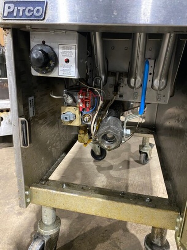 Pitco Commercial Natural Gas Powered Deep Fat Fryer! All Stainless Steel! On Casters! Model: SG14 SN: G19JE060752 - Image 6 of 8