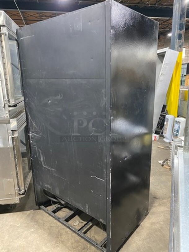 True Commercial 2 Door Reach In Refrigerator Merchandiser! With View Through Sliding Doors! Model: GDM37 SN: 12372459 115V 60HZ 1 Phase - Image 4 of 8