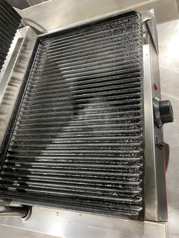 Commercial Countertop Panini/Sandwich Grill! With Ribbed Press! All Stainless Steel! Model: ETYP1C1 SN: K1625980 110V - Image 7 of 9