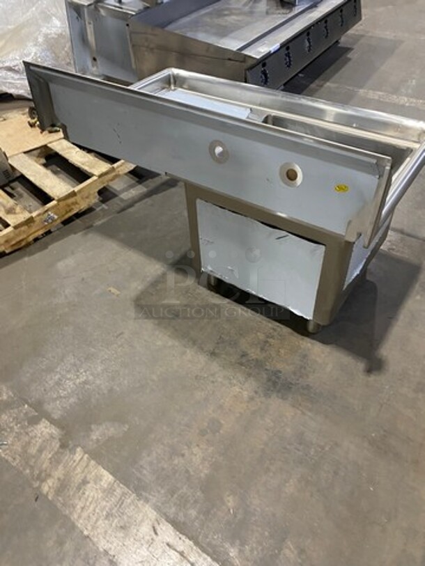 NEW! SCRATCH-N-DENT! Sapphire Single Compartment Prep Sink! With Single Side Drain Board! With Back Splash! All Stainless Steel! With Legs! Model: SMS2020R - Image 3 of 7