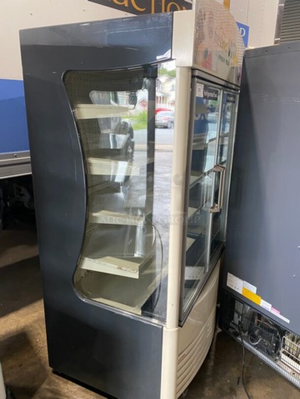 AHT Commercial Refrigerated Open Grab-N-Go Display Case! Model: ACXLULLED SN: 30456200000798 208/230V 60HZ 1 Phase - Image 4 of 7