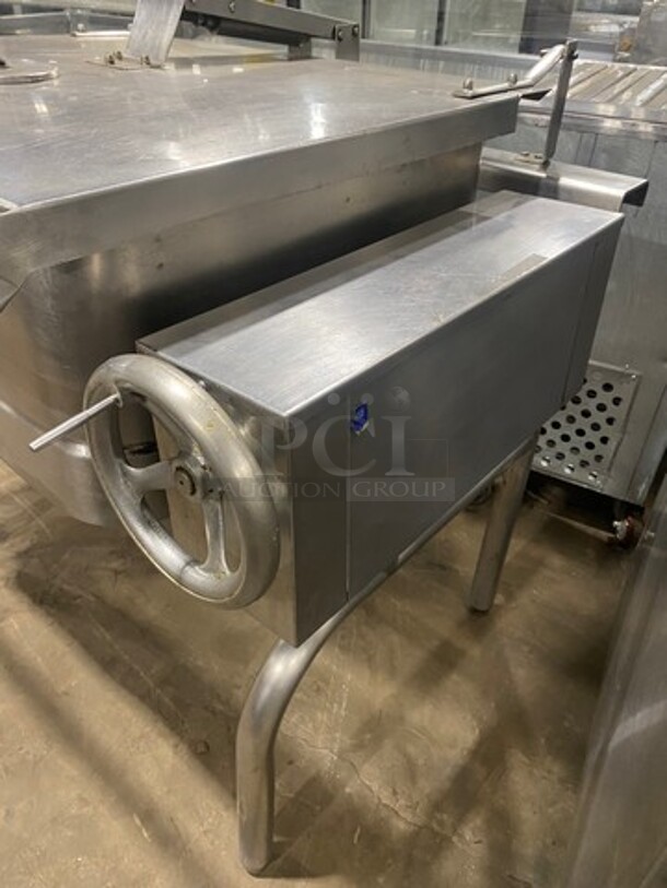Groen Commercial Natural Gas Powered Skillet/Braising Pan! All Stainless Steel! On Legs! - Image 2 of 8