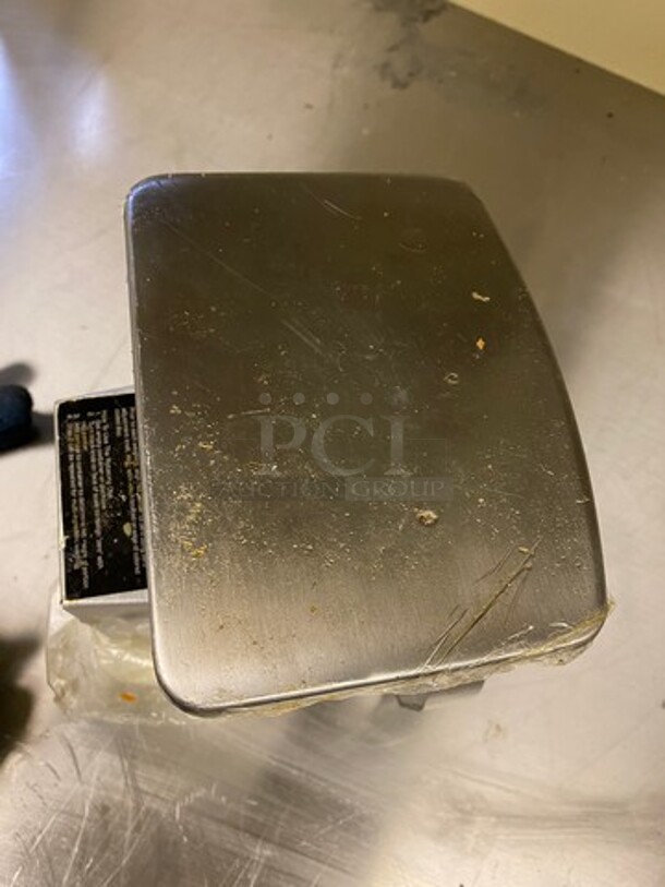 Taylor Countertop Food Scale! Stainless Steel Body! Model: 8071823 SN: 0010622 - Image 3 of 4