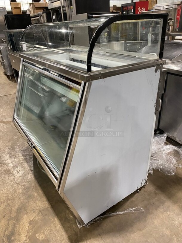 2008 Leader Commercial Refrigerated Deli Case! With Slanted Front Glass! With Sliding Rear Access Doors! MODEL SDL48SC SN:PR121811 115V 1PH - Image 3 of 8