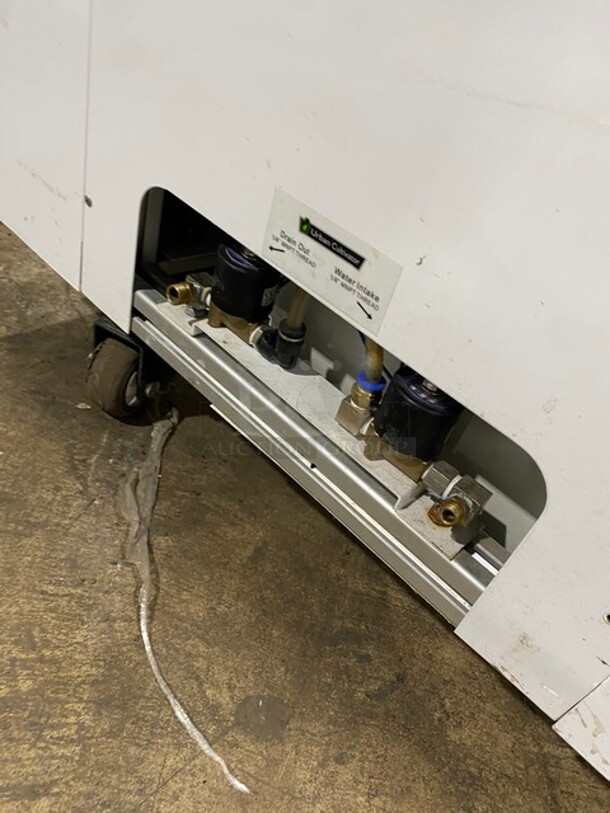 Amazing! COMMERCIAL URBAN CULTIVATOR Model Commercial 001 Serial VLL-1804-104P3 120 Vac/60Hz
 - Image 9 of 10