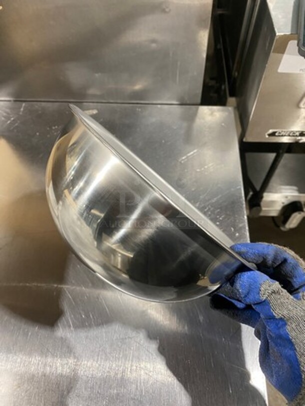 NEW! IN THE BOX! Vollrath Stainless Steel Mixing Bowls! - Image 4 of 6