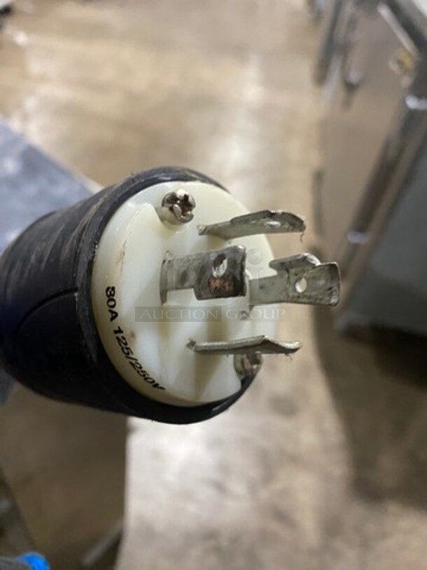 Fetco Commercial Countertop Dual Side Coffee Brewer! All Stainless Steel! Model: CBS52H15 SN: 11353502A 120/208/240V 3 Phase - Image 9 of 9