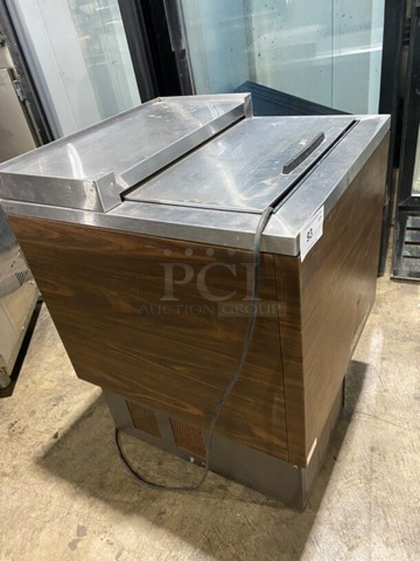 Commercial Under The Counter Beer Bottle Cooler! With Single Sliding Stainless Steel Top Door! Model: GF24L 115V 60HZ 1 Phase - Image 2 of 8