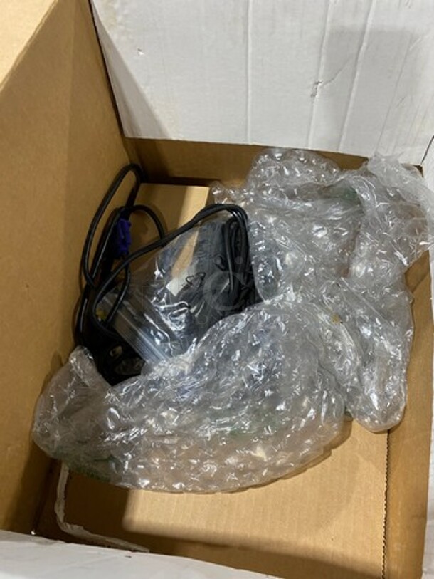 Dell 19" Flat Panel LCD Monitor! Model: 1908FPT - Image 4 of 4