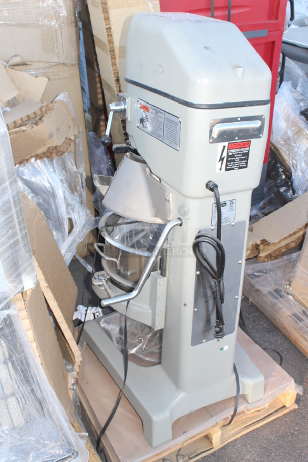 BRAND NEW SCRATCH & DENT! Globe SP30 30 Qt. Planetary Floor Mixer with Guard & Standard Accessories - 120V, 1 hp. S/N:73 24006 Right Leg is cracked. See photos.  - Image 5 of 7