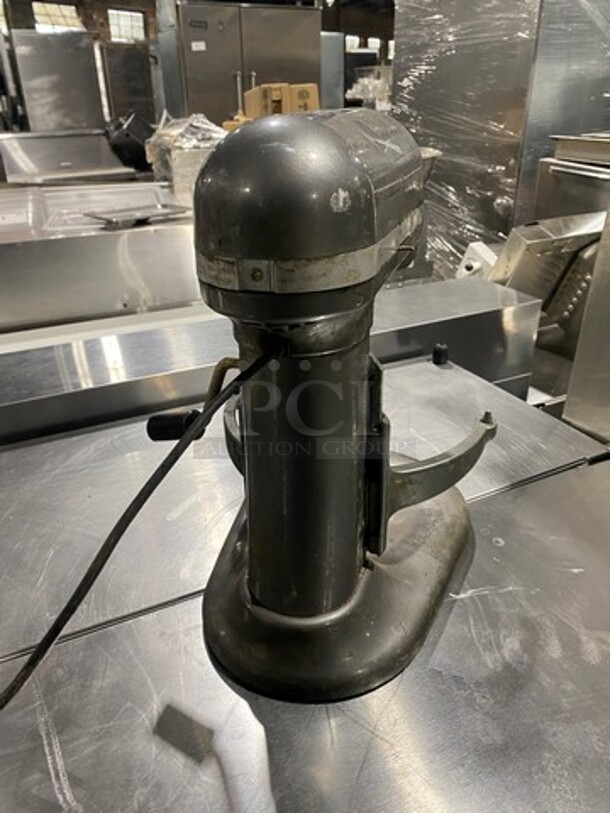 Kitchen Aid Countertop Planetary Mixer! Model: KP26M1XPM SN: WU5059120 120V - Image 3 of 10
