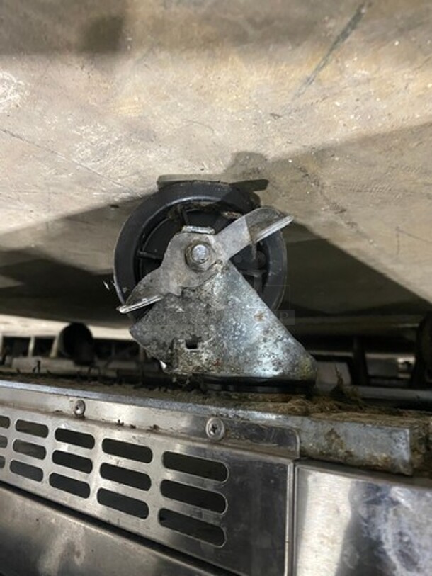 Everest Commercial Refrigerated Sandwich Prep Station! All Stainless Steel! On Casters! MODEL EPBNR2 SN:BPBNR216040050 115V 1PH - Image 8 of 9