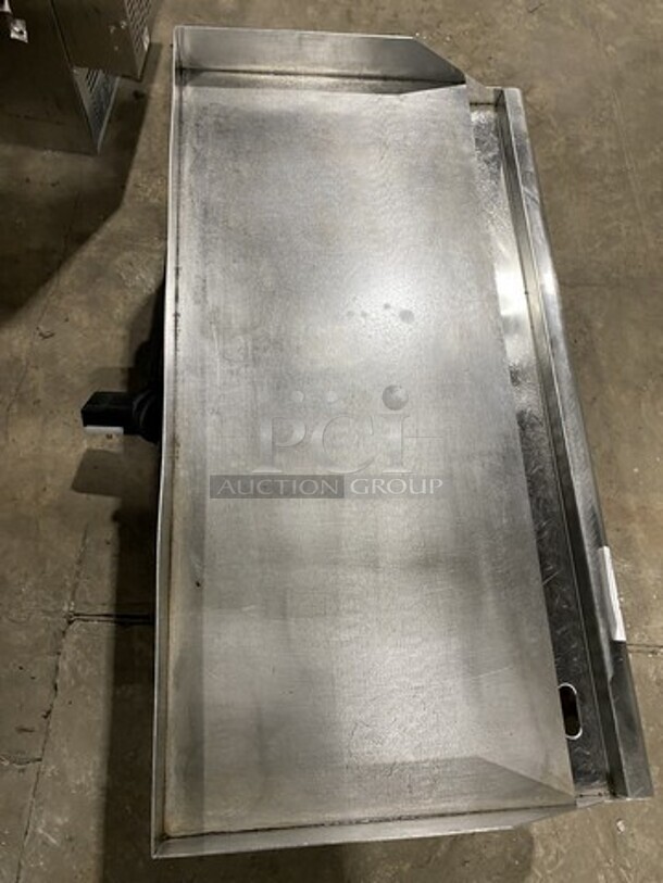 Avantco 36 Inch Electric Powered Countertop Griddle! Model 177EG36N! 208/240V! - Image 4 of 8