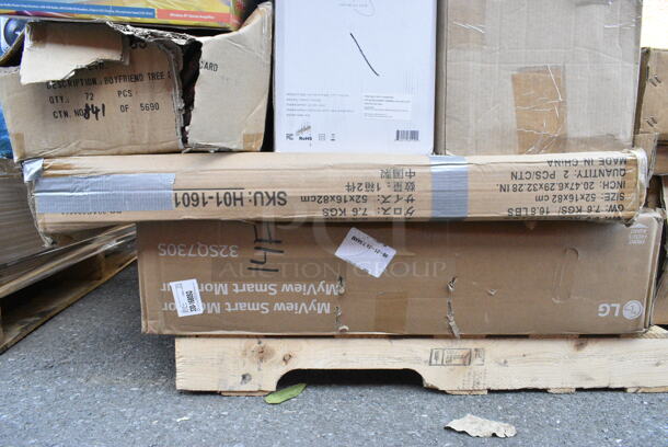 17 IN ORIGINAL BOX! Items Including LG Smart Monitor, SereneLife SLFTSP20 Foot Bath Massager, L-PG32020o Classic Wooden Pet Gate, Pyle PBMSPG82 Outdoor Bluetooth Speaker Portable PA System. 17 Times Your Bid!  - Image 3 of 7