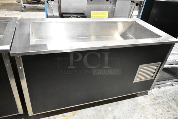 Vollrath 37065-00002-NNA Stainless Steel Commercial Refrigerated Buffet Station on Commercial Casters. 120 Volts, 1 Phase.  Tested and Powers On But Does Not Get Cold - Image 3 of 6
