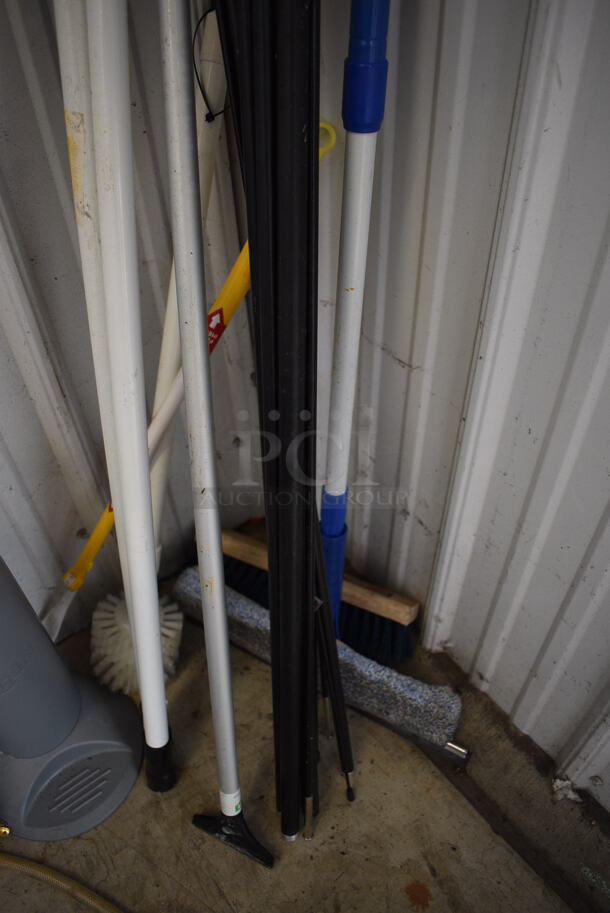 ALL ONE MONEY! Lot of Various Items Including Toilet Brush, Broom and Handles. - Image 5 of 5