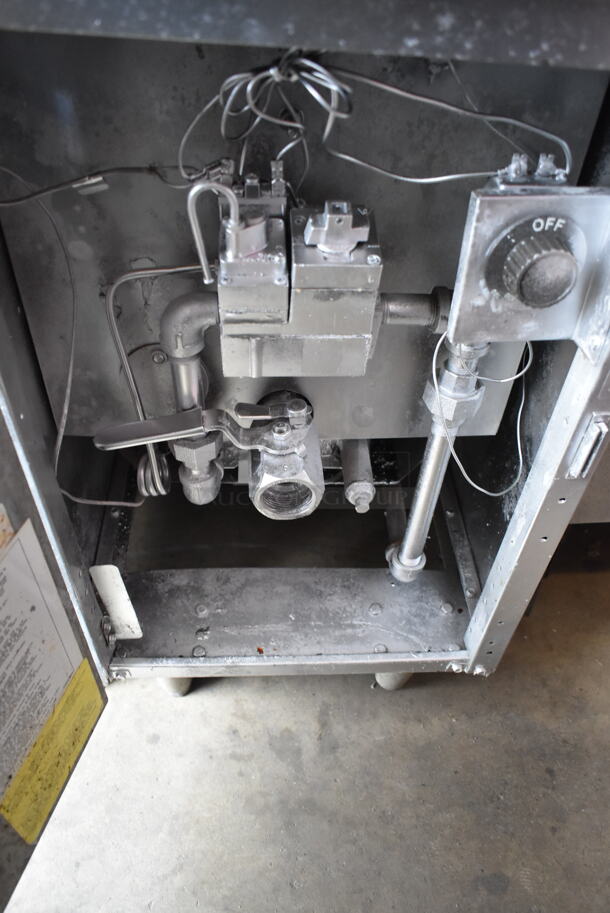 Frymaster GF40SD Stainless Steel Commercial Floor Style Natural Gas Powered Deep Fat Fryer. 122,000 BTU.  - Image 3 of 4