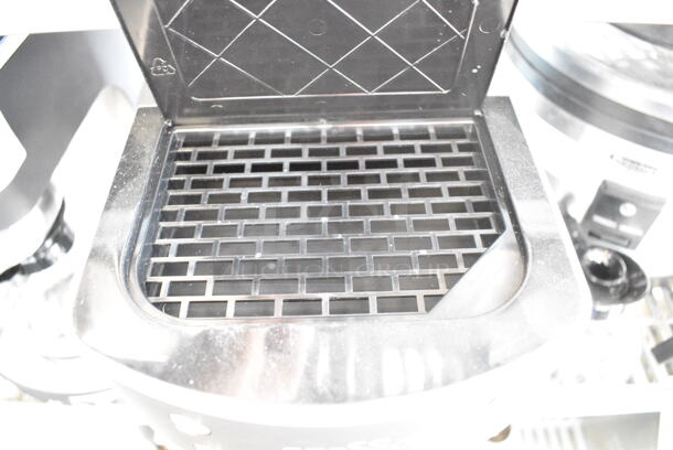 BRAND NEW SCRATCH AND DENT! 2024 Crosson CB-GD2 Stainless Steel Countertop Coffee Machine w/ Coffee Pot and Metal Brew Basket. 120 Volts 1 Phase.  - Image 5 of 8