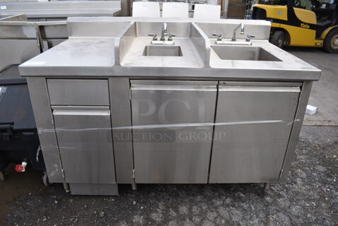 Stainless Steel Commercial Counter w/ 2 Sink Bays, 2 Faucets and 2 Handle Sets. 60x32x42.5. Bays 9x12x6, 14x16x10