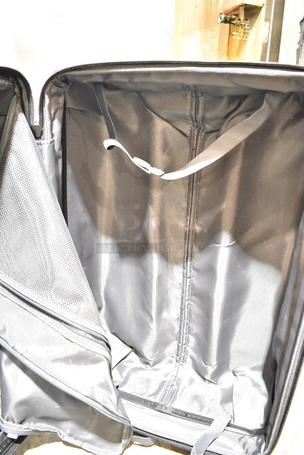 Rolling Luggage.  - Image 4 of 8