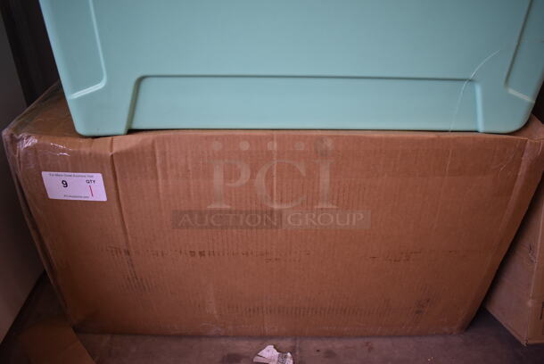 BRAND NEW IN BOX! CaterGator CG65SF Poly Insulated Seafoam 65 Qt. Rotomolded Extreme Outdoor Cooler / Ice Chest. 31x18x17 - Image 7 of 7