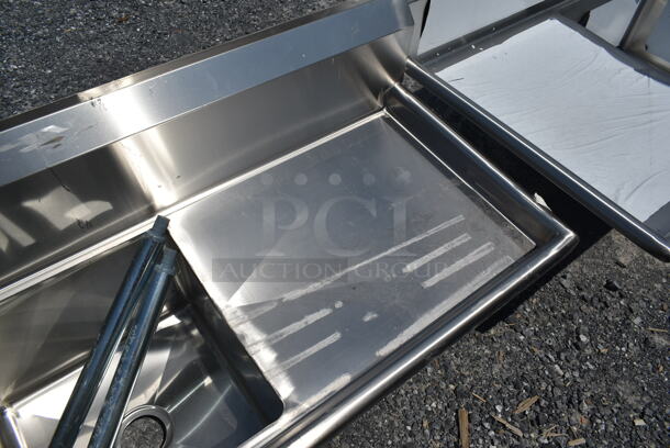 BRAND NEW SCRATCH AND DENT! Regency 60031717224 Stainless Steel Commercial 3 Bay Sink w/ Dual Drain Boards. Bays 17x17. Drain Boards 22.5x18.5 - Image 5 of 6