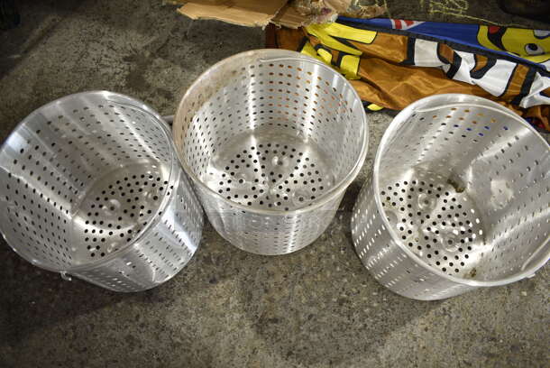 6 BRAND NEW! Winco Metal Steamer Pot Inserts Including ALSB-80, ALSB-40, ALSB-20. 6 Times Your Bid! - Image 3 of 8