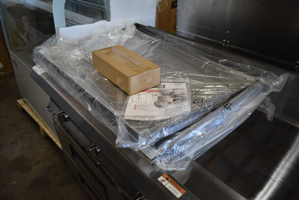 BRAND NEW SCRATCH AND DENT! Cooking Performance Group CPG 351GTUCPG72N Ultra Series Stainless Steel Commercial Countertop 72" Chrome Plated Natural Gas 6-Burner Flat Top Griddle. 180,000 BTU - Image 3 of 7
