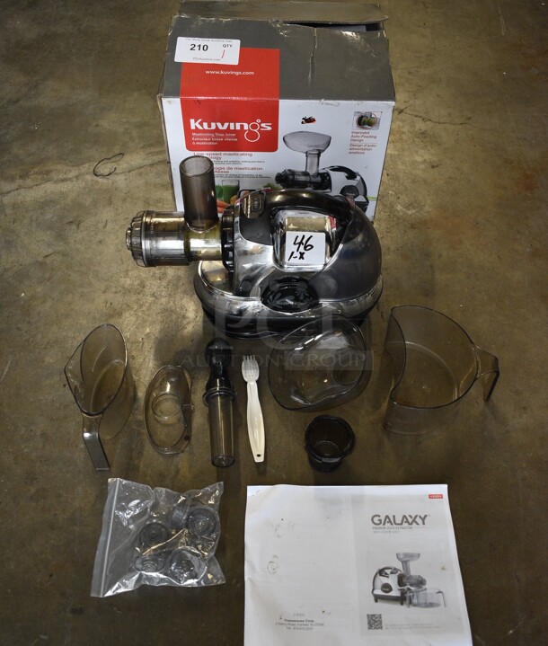 IN ORIGINAL BOX! NUC Model NJE-3570U Metal Countertop Juice Extractor. 120 Volts, 1 Phase. 6x16x12. Tested and Working!