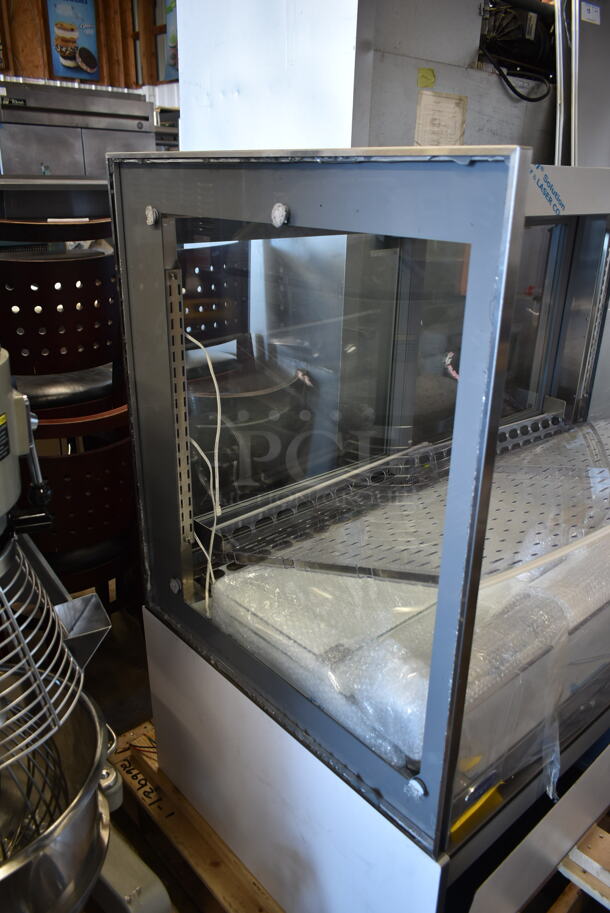 BRAND NEW SCRATCH AND DENT! Federal Industries ITRSS6034-B18 Stainless Steel Commercial Floor Style Open Grab N Go Display Case Refrigerated Merchandiser. 115 Volts, 1 Phase. Stock Picture Used as Gallery. Cannot Test Due To Missing Power Cord - Image 5 of 6