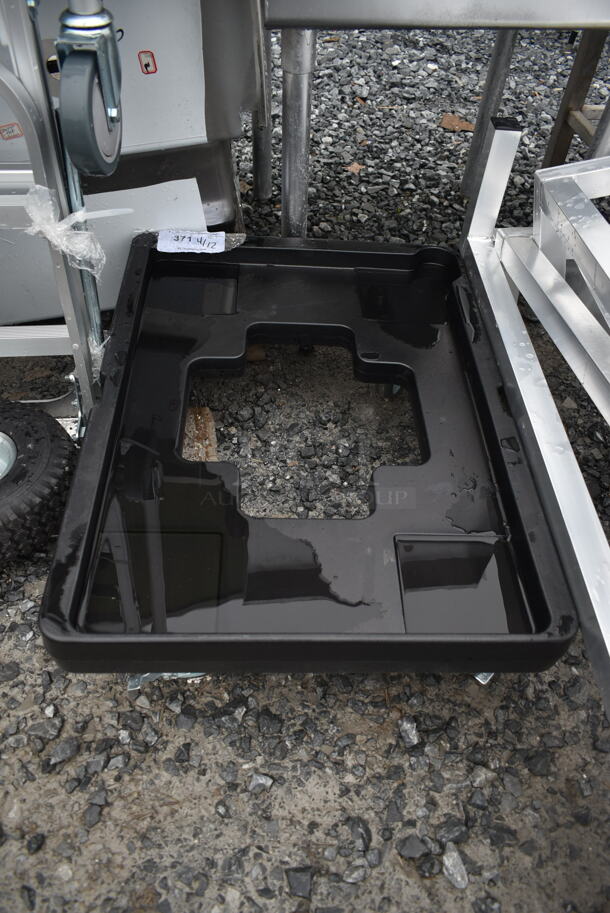 BRAND NEW SCRATCH AND DENT! Black Poly Caddy on Commercial Casters. - Image 2 of 4