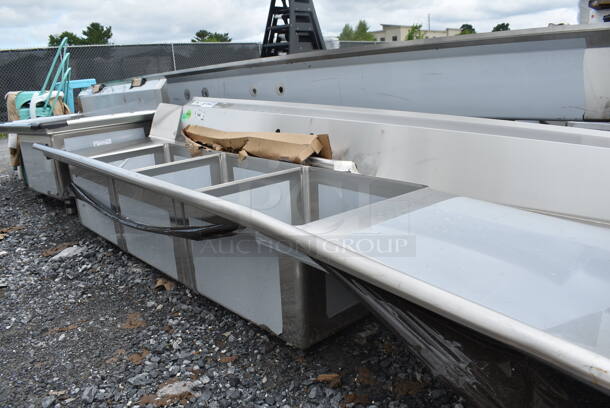 BRAND NEW SCRATCH AND DENT! Regency 600DDTS108R 16-Gauge 9' Soiled / Dirty Dish Table with 3-Compartment Sink - 20" x 20" x 12" Bowls - Right Drainboard.   - Image 4 of 11